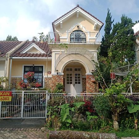 Villa Kota Bunga Cipanas 3 Kamar Baru Renovasi Full Wifi Cikundul Exteriör bild