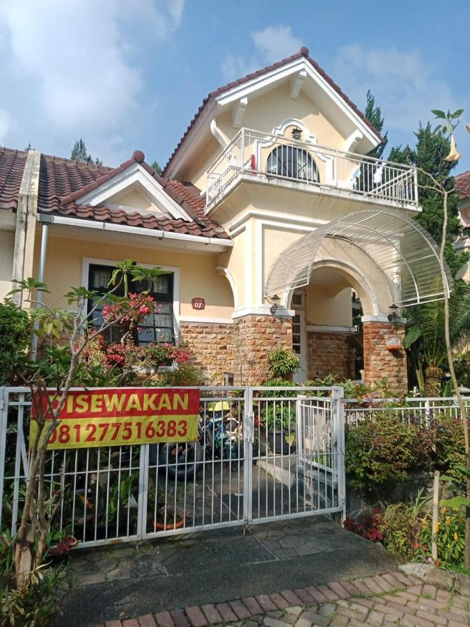 Villa Kota Bunga Cipanas 3 Kamar Baru Renovasi Full Wifi Cikundul Exteriör bild