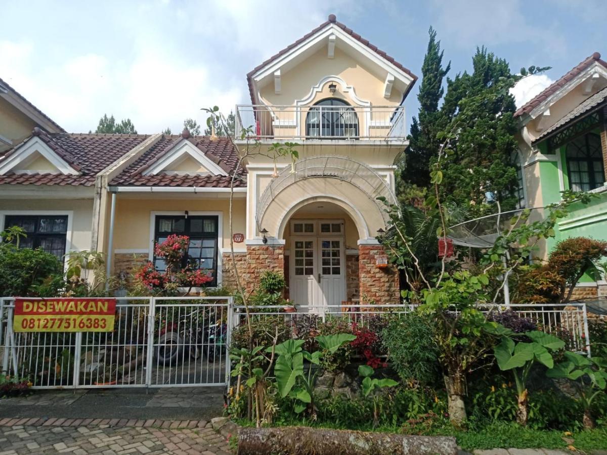 Villa Kota Bunga Cipanas 3 Kamar Baru Renovasi Full Wifi Cikundul Exteriör bild